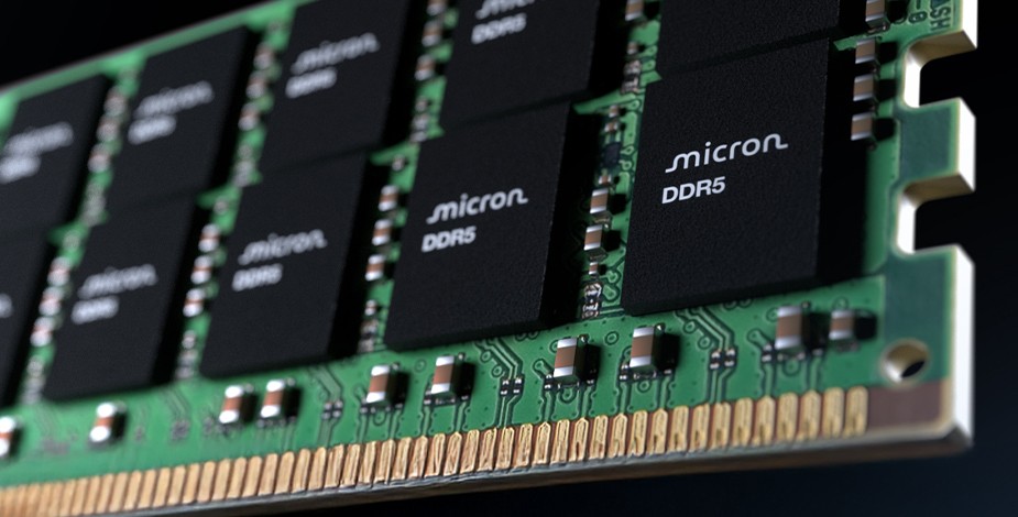 DDR5 SDRAMコンポーネントの前面のクローズアップ